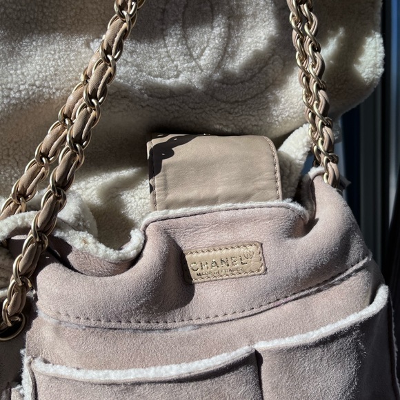 Chanel: Shearling Suede Sherpa CC Accordion Flap Chain Bag *RARE* - Picture 10 of 17